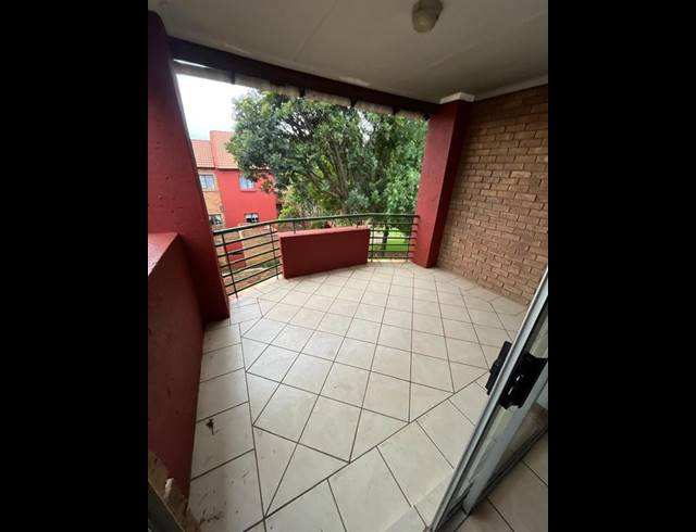 2 BEDROOM APARTMENT FOR SALE IN MORELETAPARK